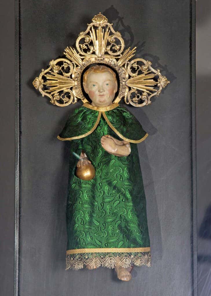 Um Frieden beten beim Jesuskind